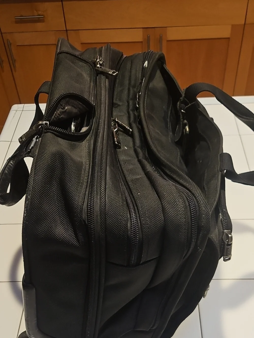 Tumi Black Travel & Laptop Duffle Bag - 2-in-1 Carry